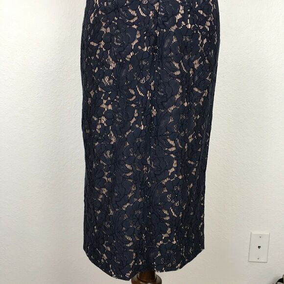 Fame and Partners Lace Sheath Bodycon Dress - Picture 4 of 11